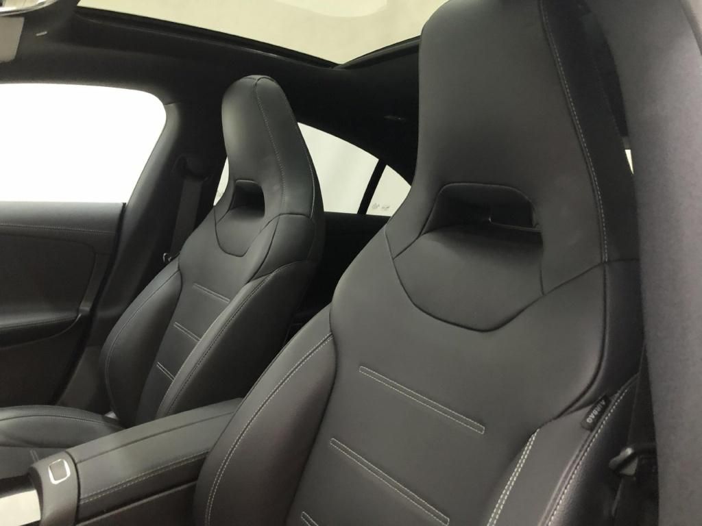 Mercedes-Benz CLA 180 2023