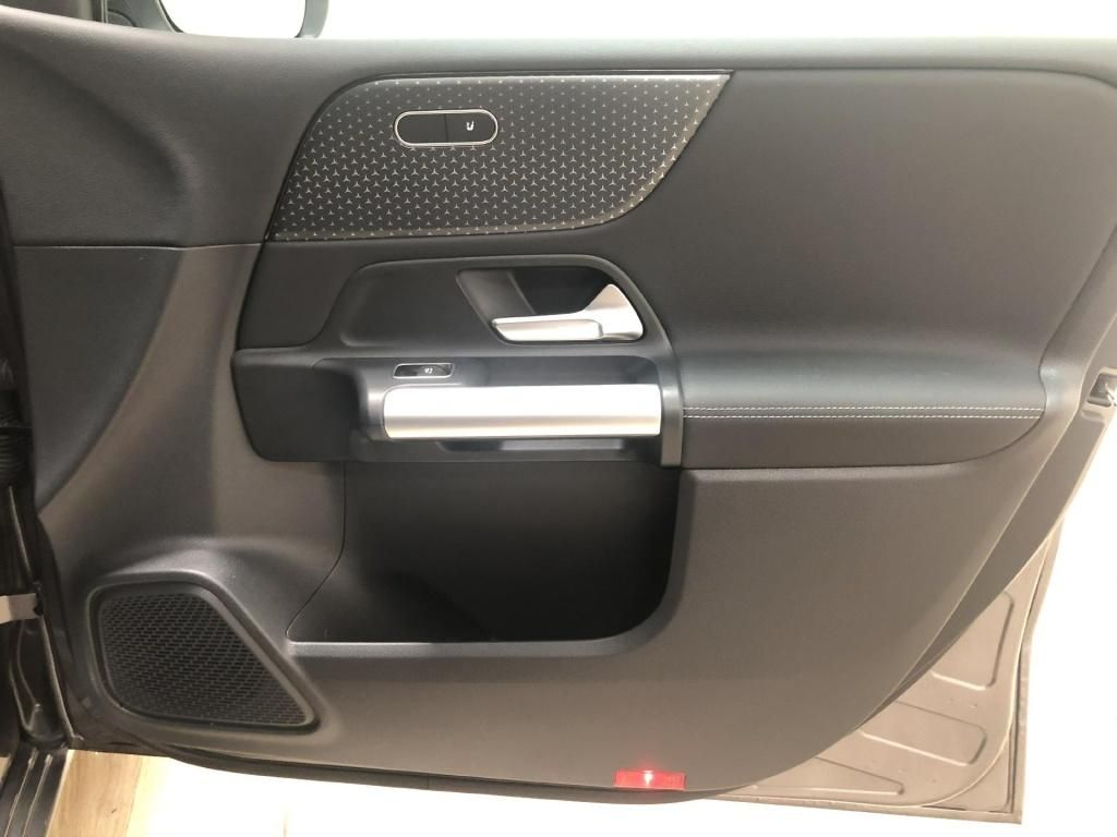 Mercedes-Benz B 200 2024