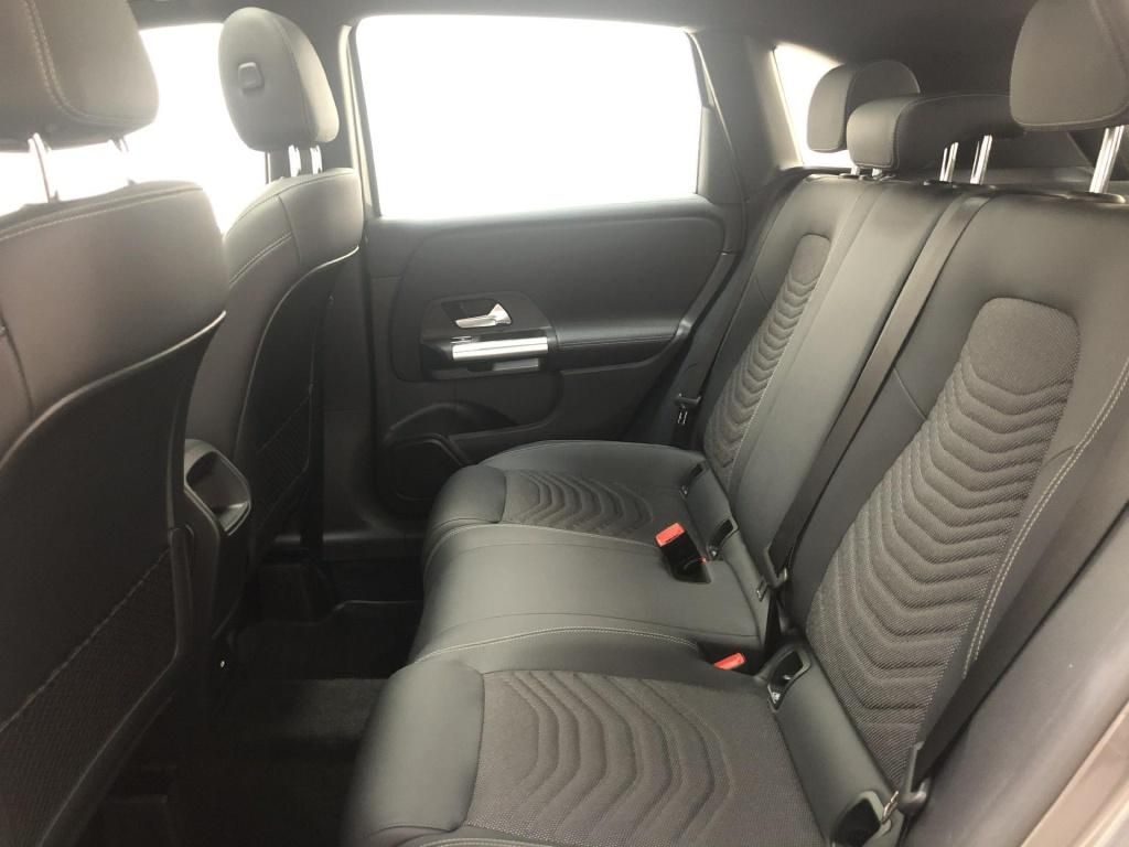 Mercedes-Benz B 200 2024