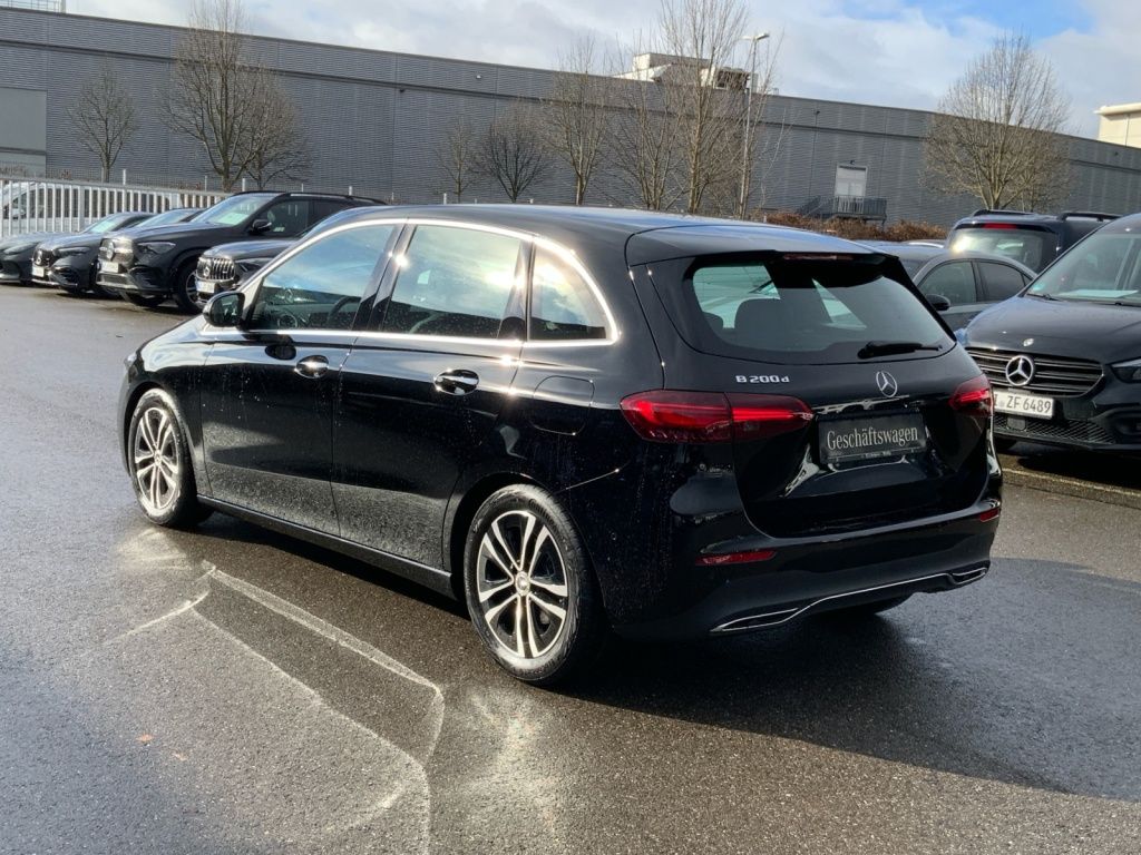 Mercedes-Benz B 200 2026