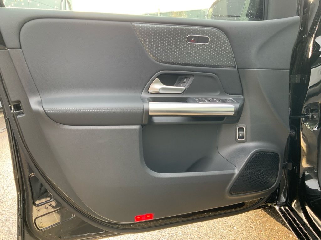 Mercedes-Benz B 200 2026