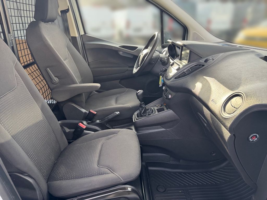 Ford Transit Courier 2023