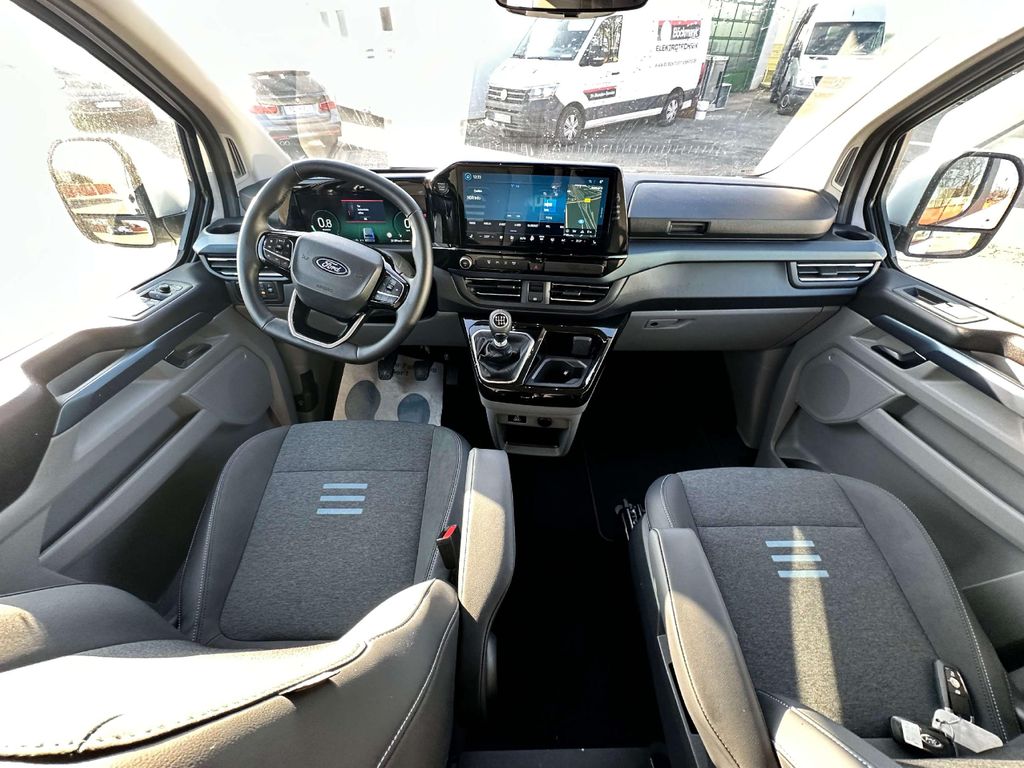 Ford Tourneo Custom 2025