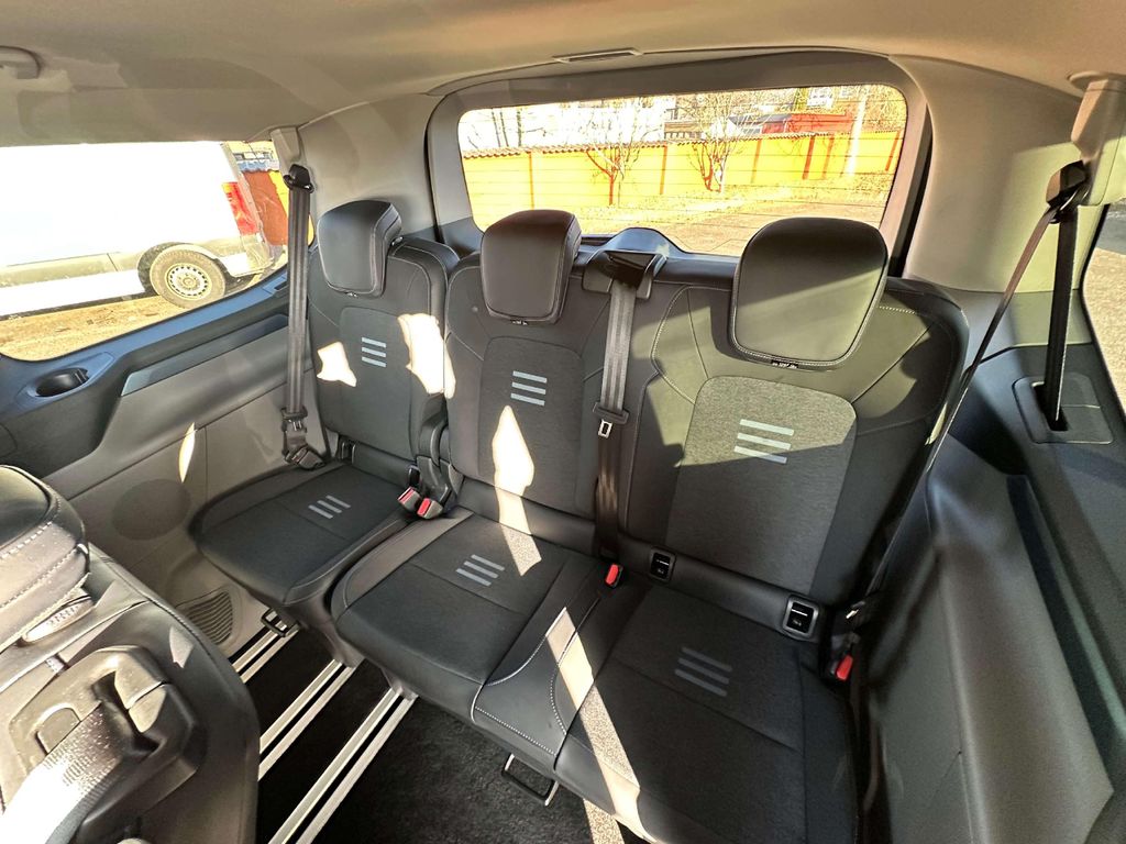 Ford Tourneo Custom 2025