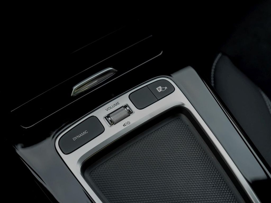 Mercedes-Benz CLA 180 2025