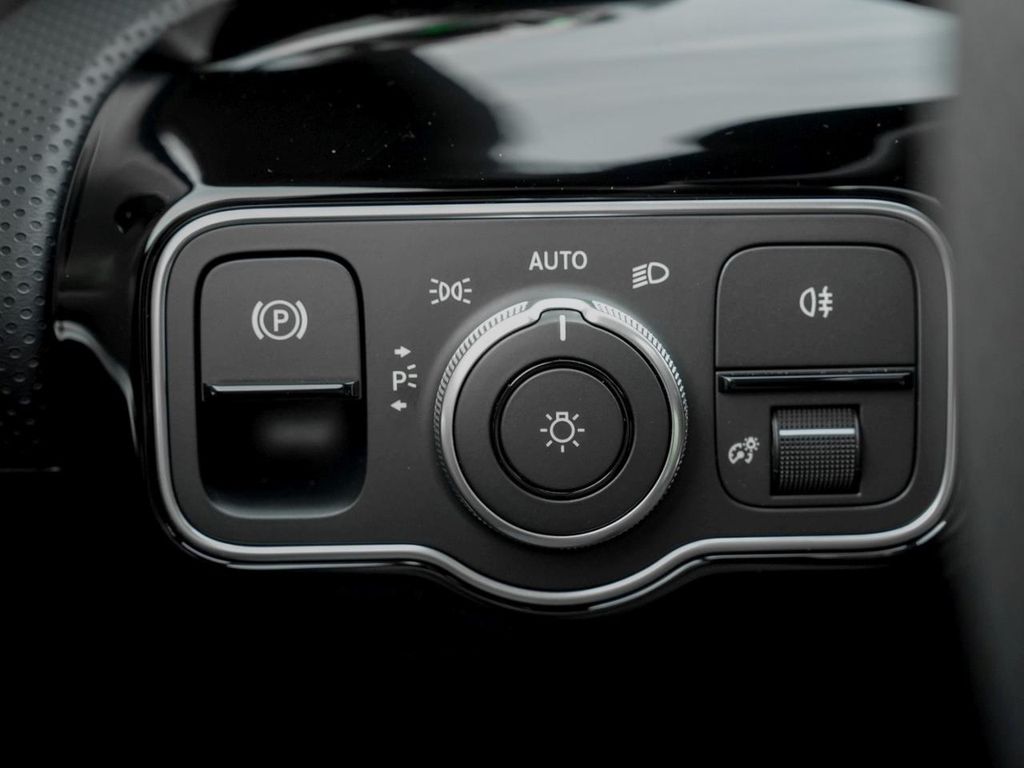 Mercedes-Benz CLA 180 2025