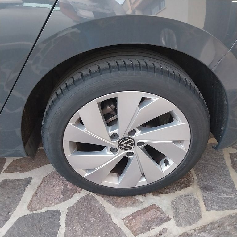 Volkswagen Golf 2023