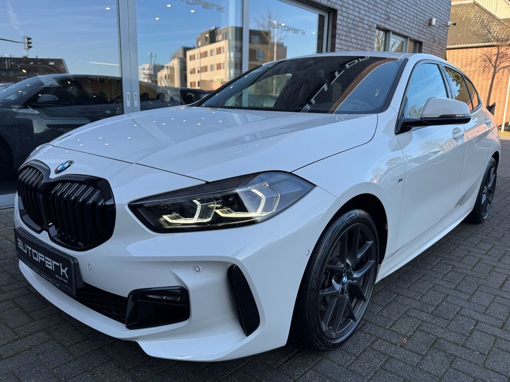 BMW 118 2024