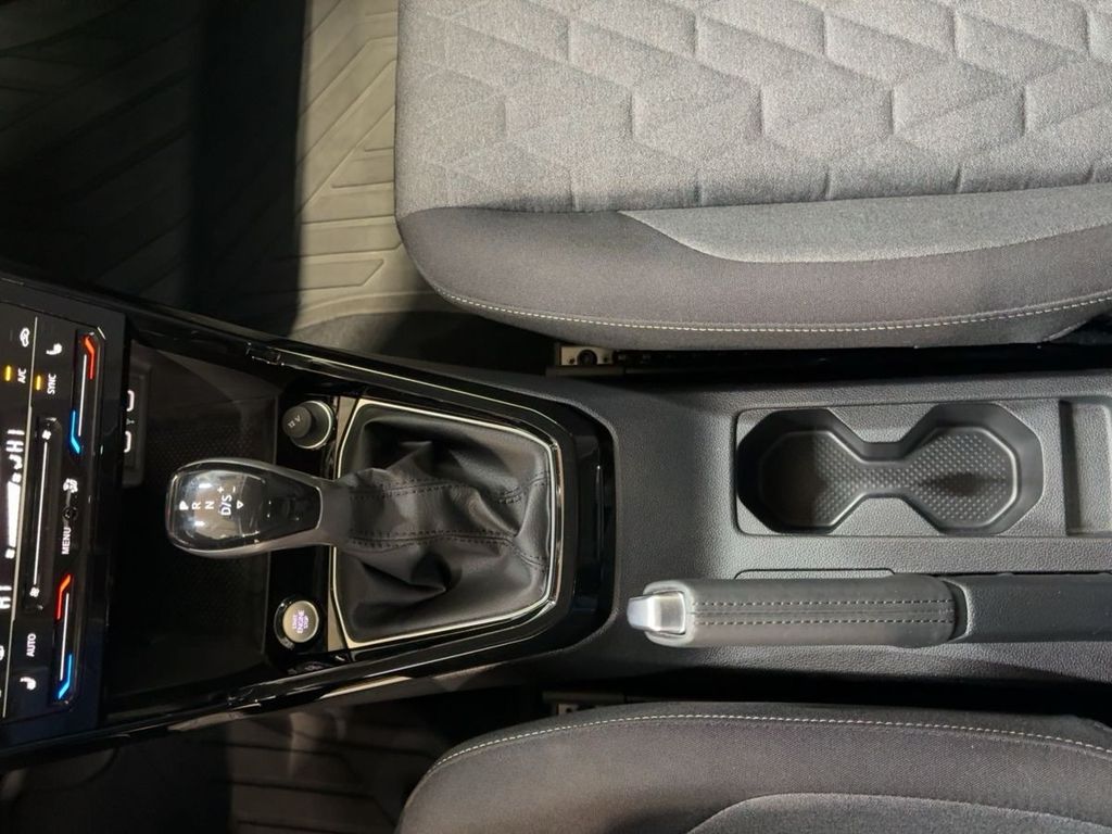 Volkswagen T-Cross 2024