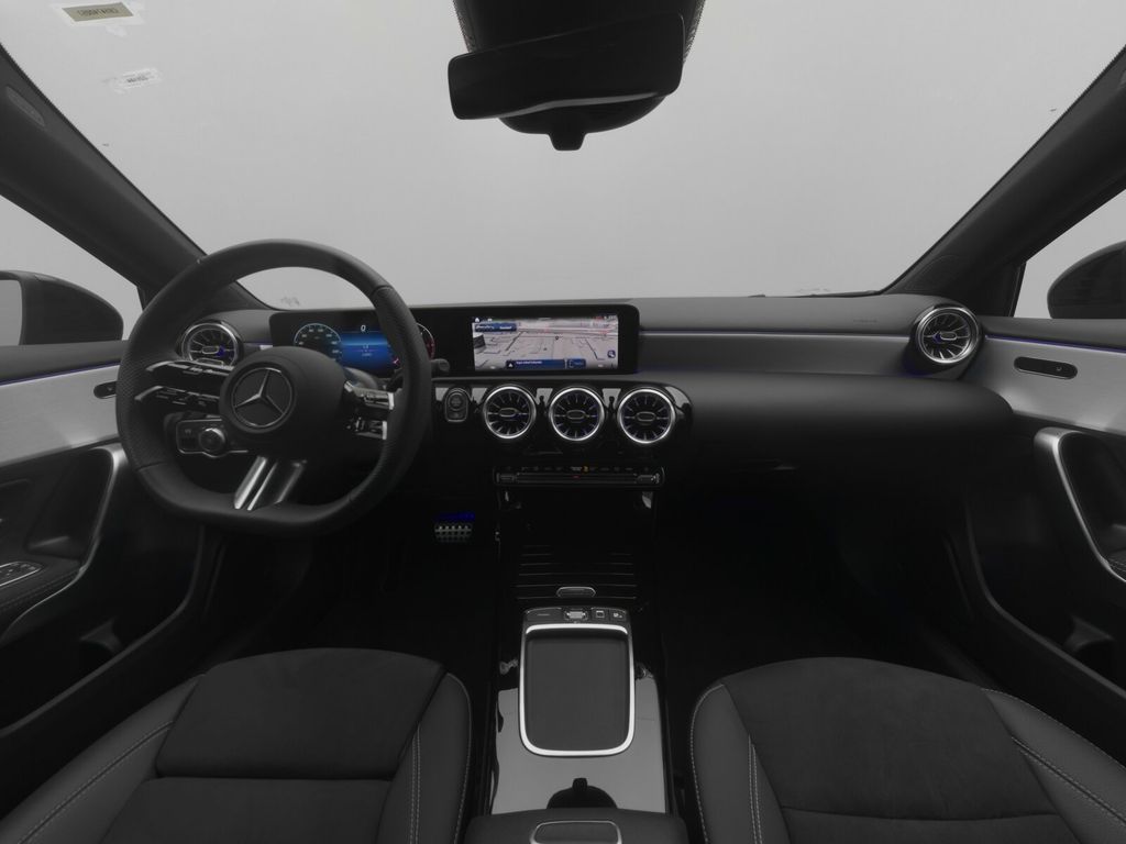 Mercedes-Benz A 200 2025