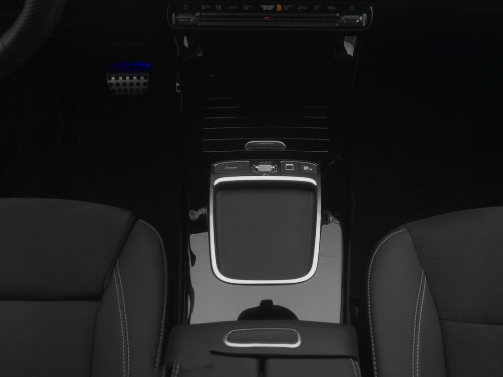 Mercedes-Benz A 200 2025