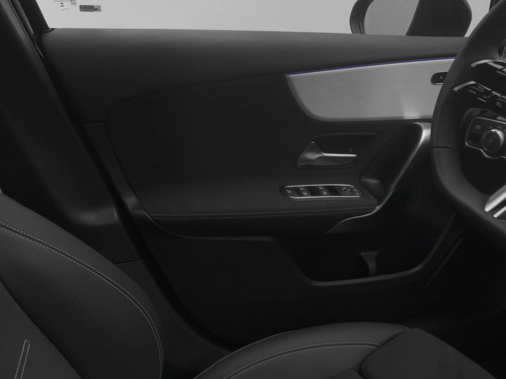 Mercedes-Benz A 200 2025