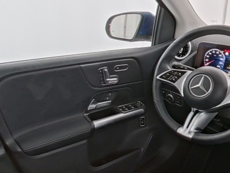 Mercedes-Benz B 180 2024