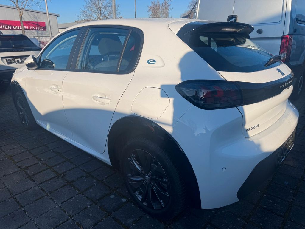 Peugeot 208 2021