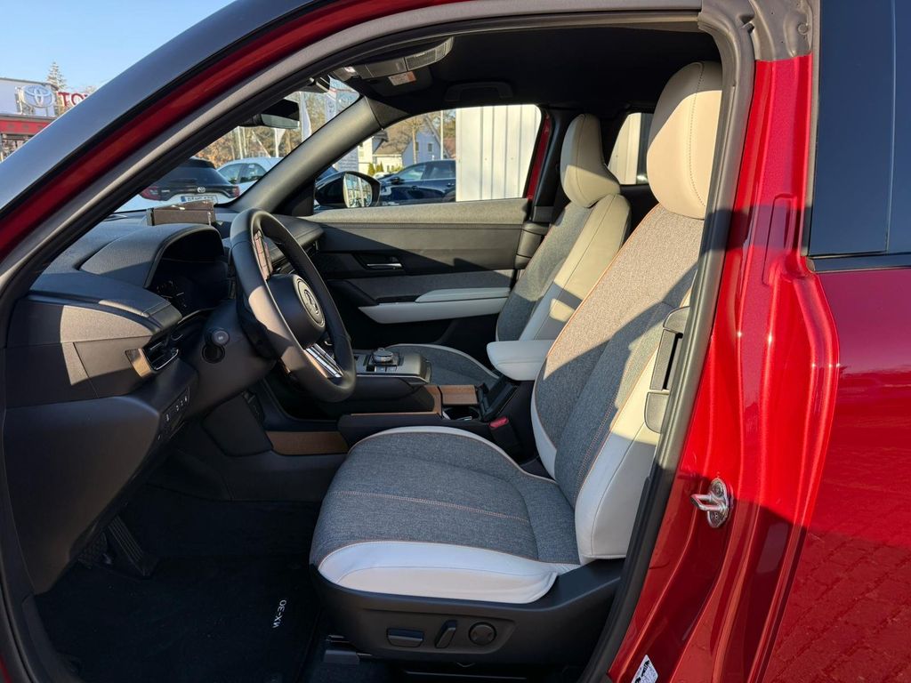 Mazda MX-30 2024