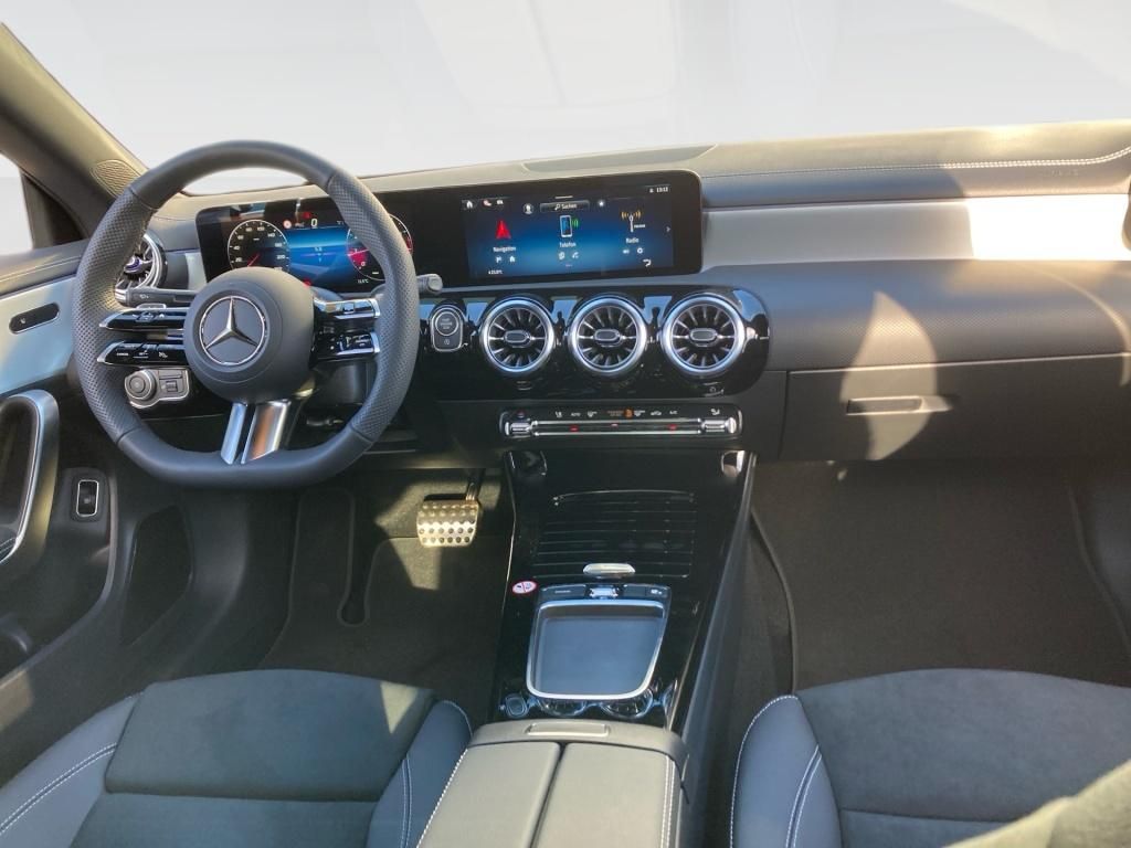 Mercedes-Benz CLA 180 2026