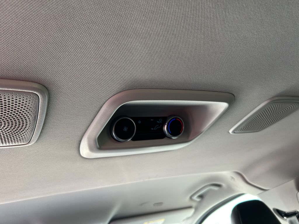 Ford Tourneo Custom 2025