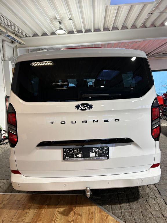 Ford Tourneo Custom 2025