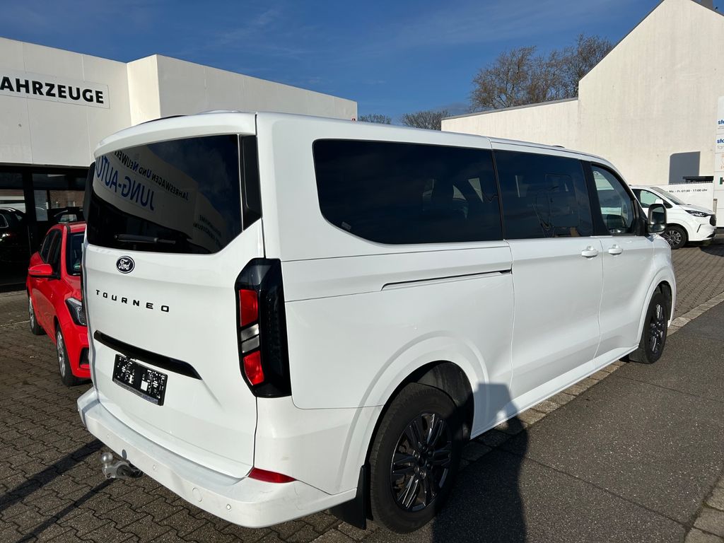 Ford Tourneo Custom 2025