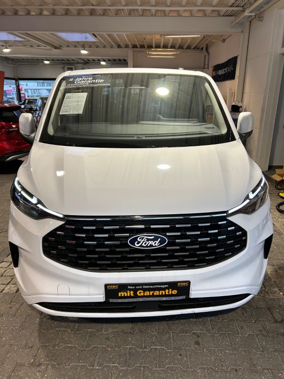 Ford Tourneo Custom 2025