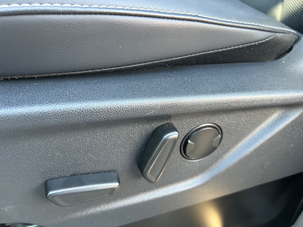 Ford Tourneo Custom 2025