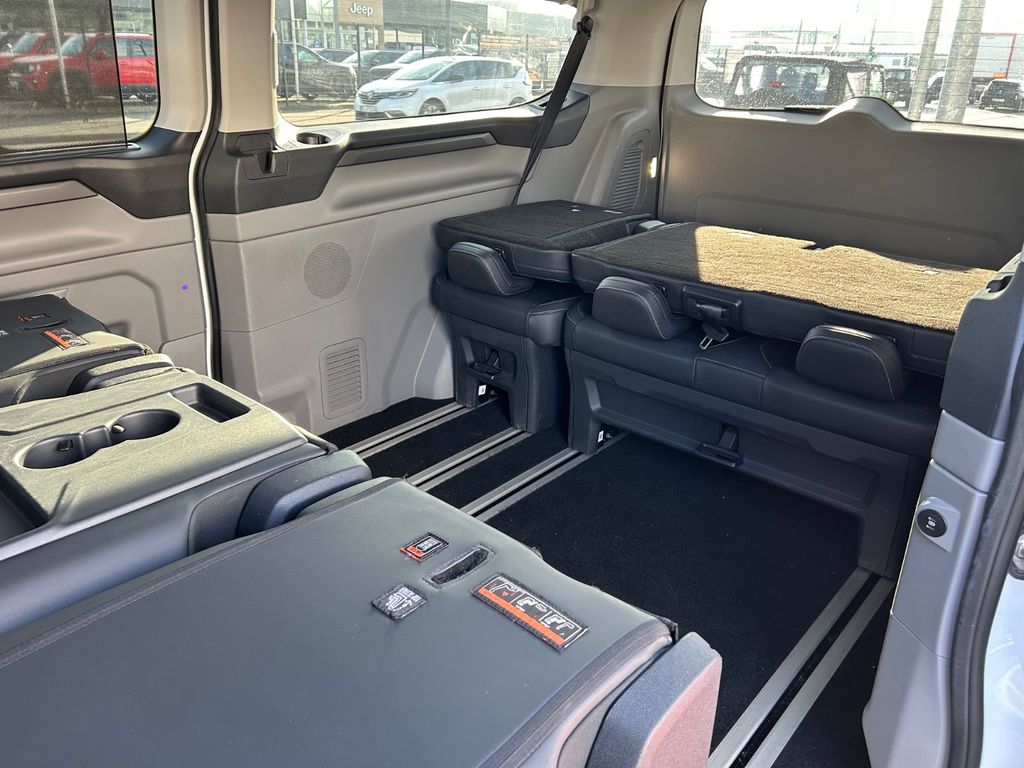 Ford Tourneo Custom 2025