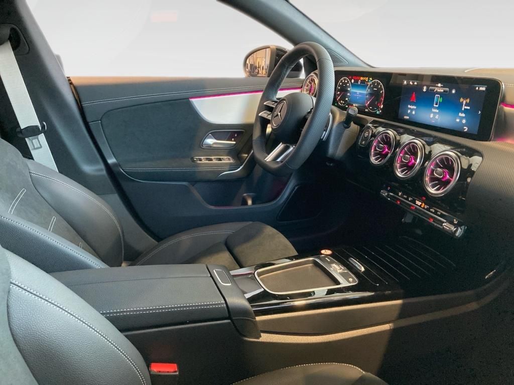 Mercedes-Benz CLA 180 2026