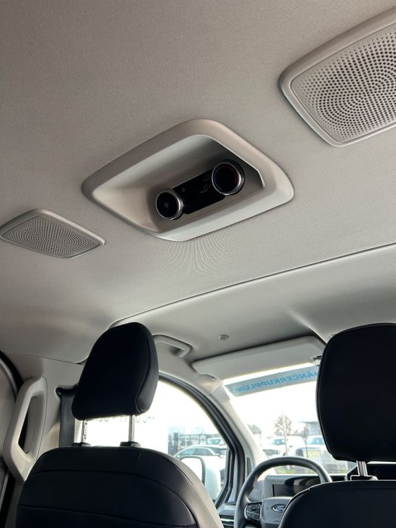 Ford Tourneo Custom 2025