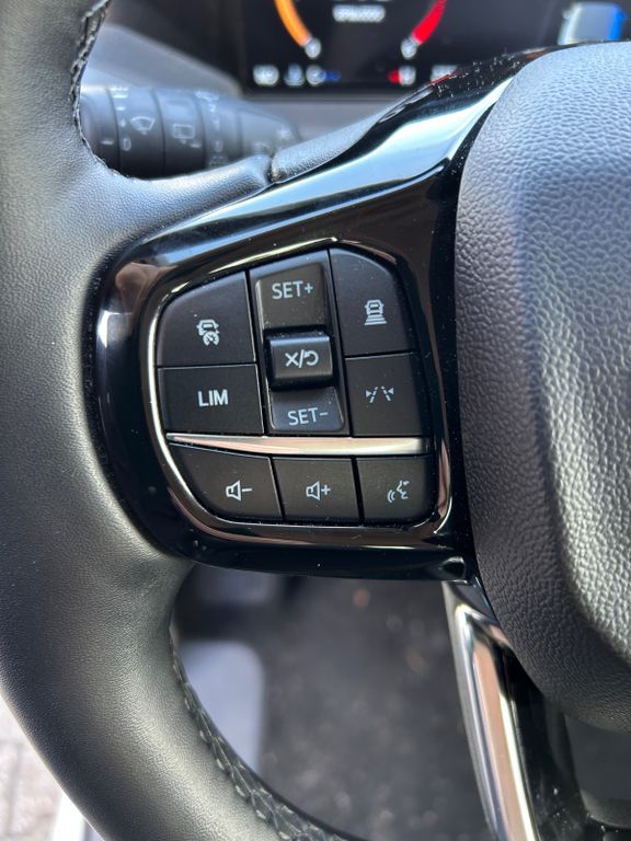 Ford Tourneo Custom 2025