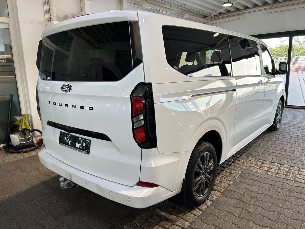 Ford Tourneo Custom 2025