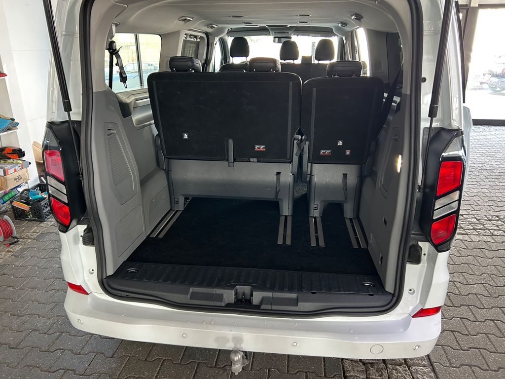 Ford Tourneo Custom 2025