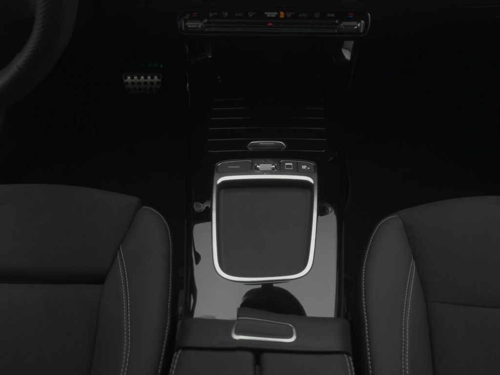 Mercedes-Benz A 200 2025