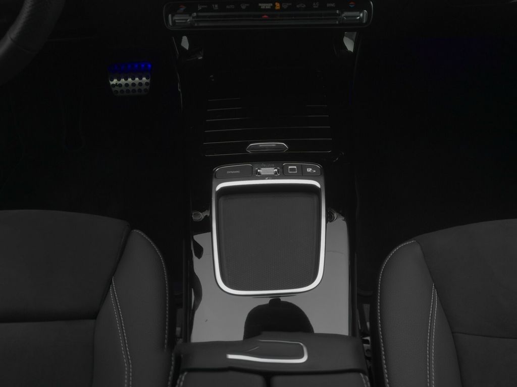 Mercedes-Benz A 200 2025