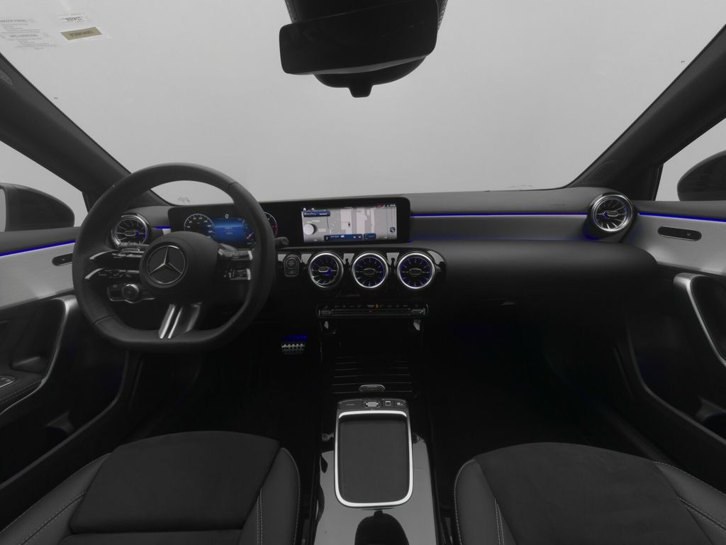 Mercedes-Benz A 200 2025