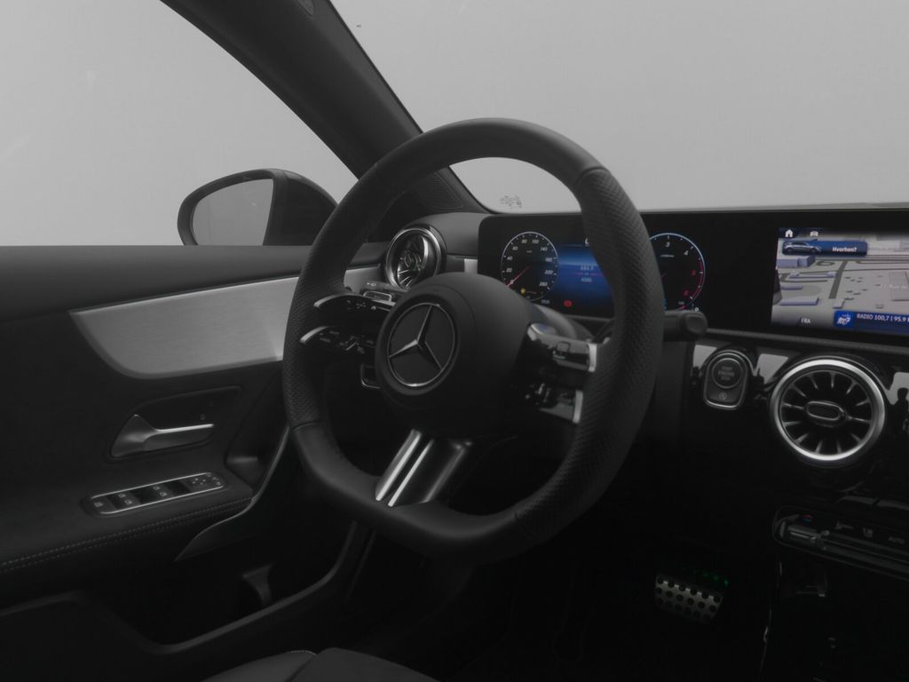 Mercedes-Benz A 200 2025