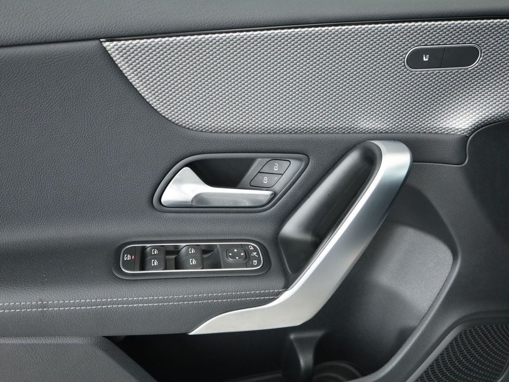 Mercedes-Benz A 180 2023