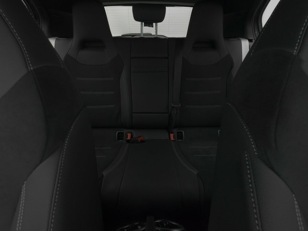 Mercedes-Benz A 200 2025