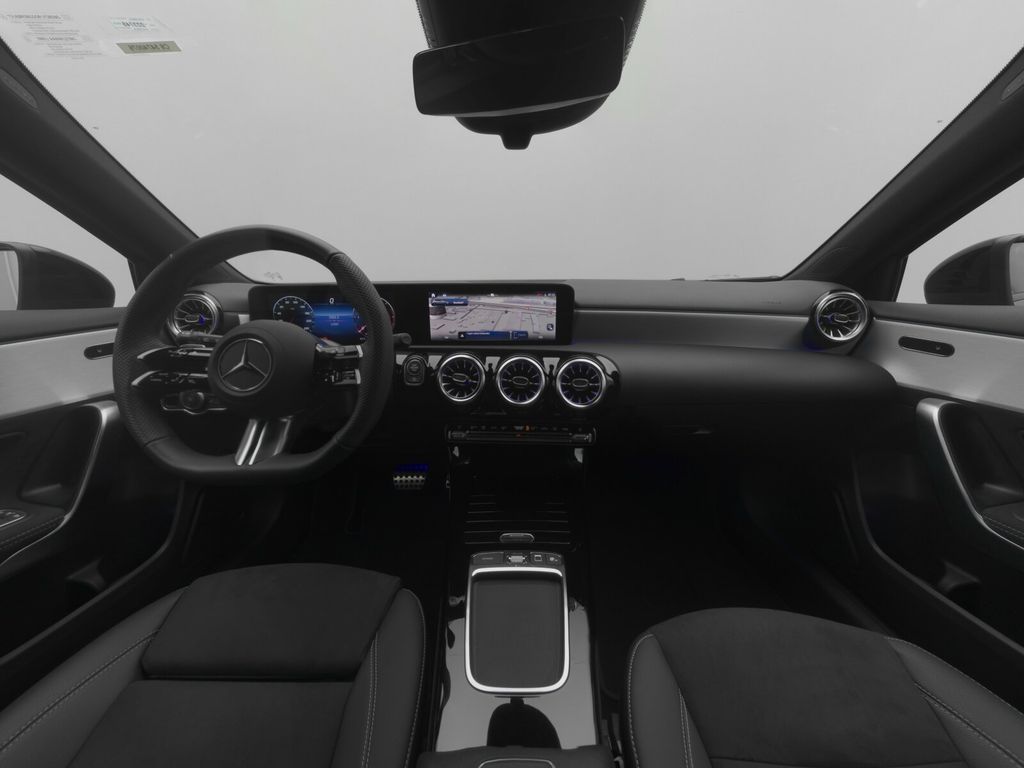 Mercedes-Benz A 200 2025