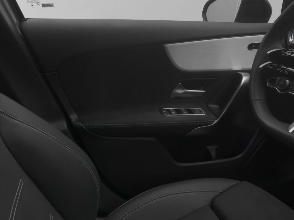 Mercedes-Benz A 200 2025