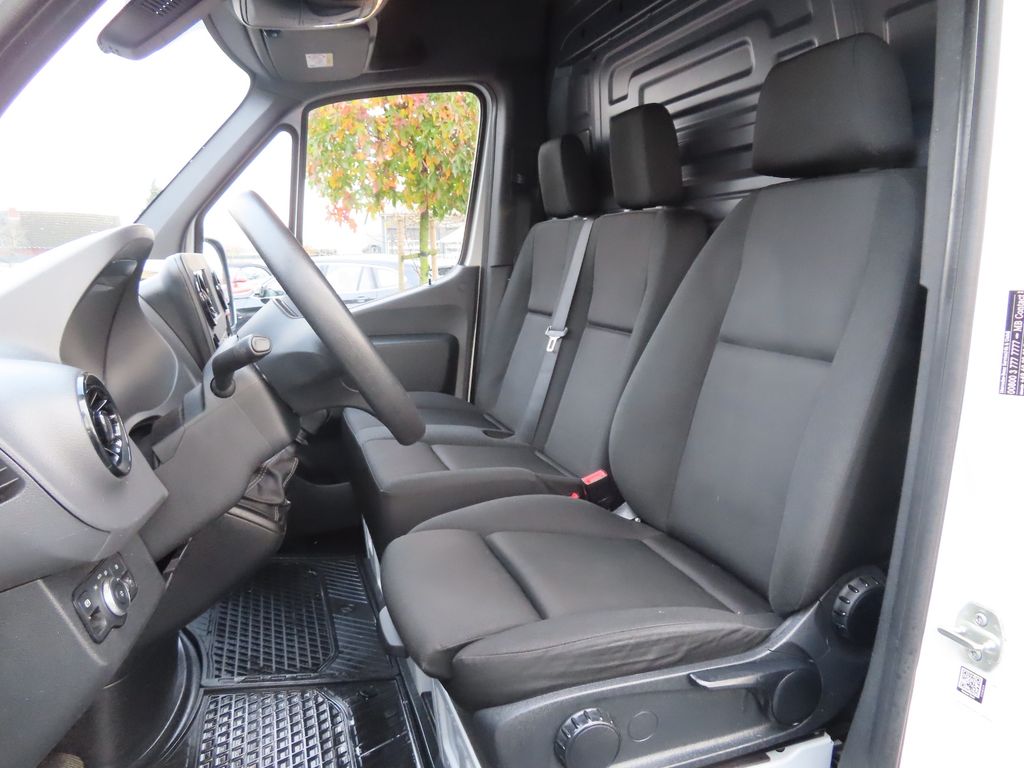 Mercedes-Benz Sprinter 2021