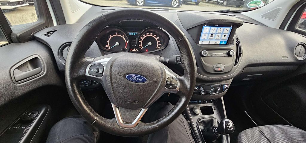 Ford Tourneo Courier 2020