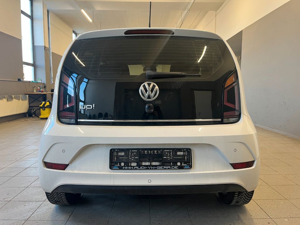 Volkswagen up! 2018