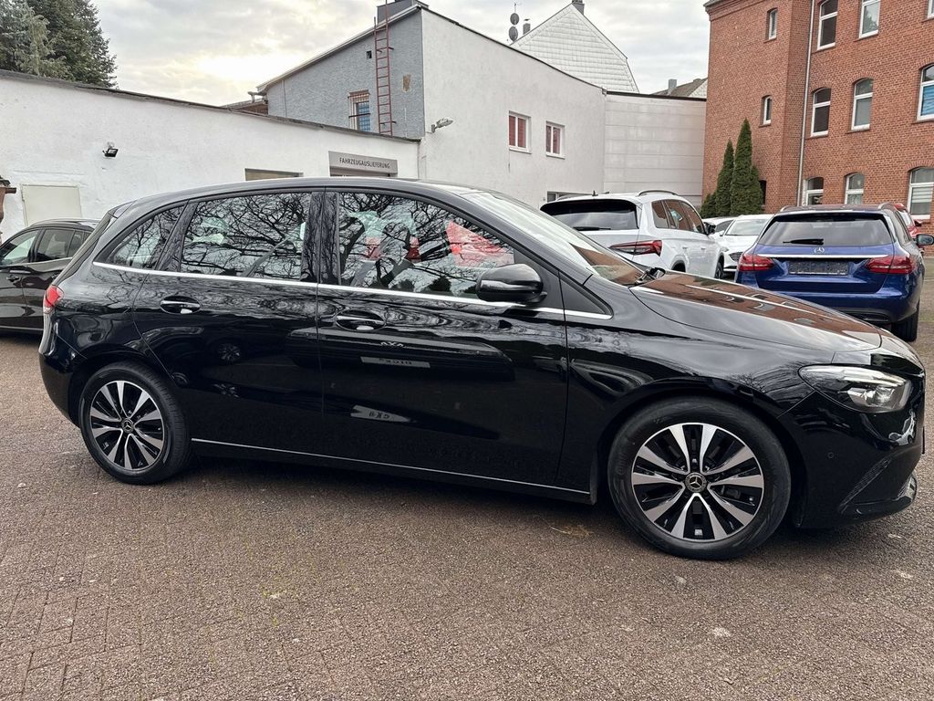 Mercedes-Benz B 200 2022