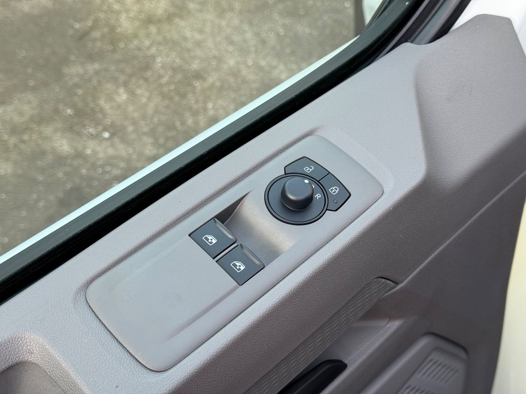 Volkswagen T7 Transporter 2025