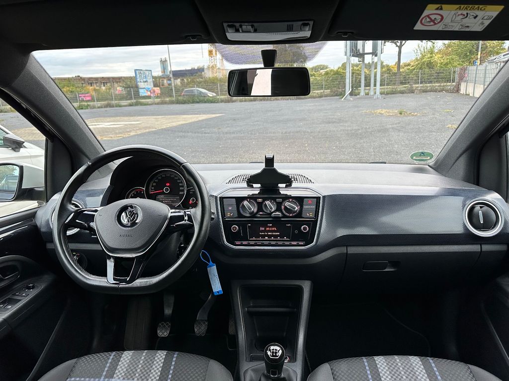 Volkswagen up! 2017