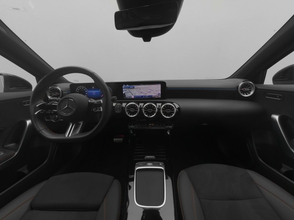 Mercedes-Benz A 200 2024