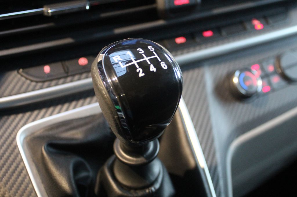 Maxus Deliver 9 2023