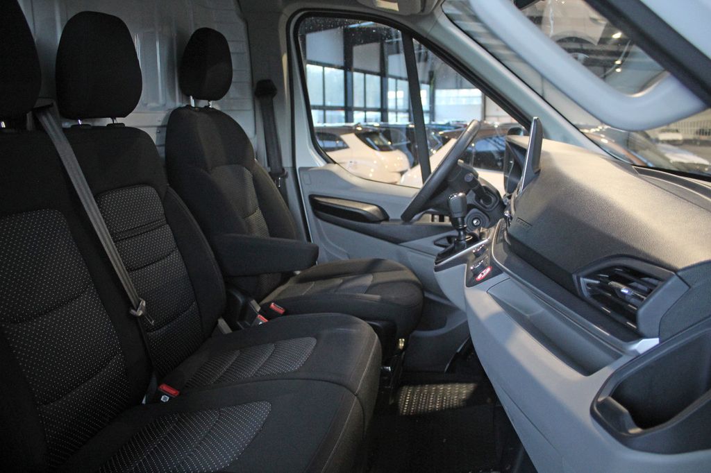 Maxus Deliver 9 2023