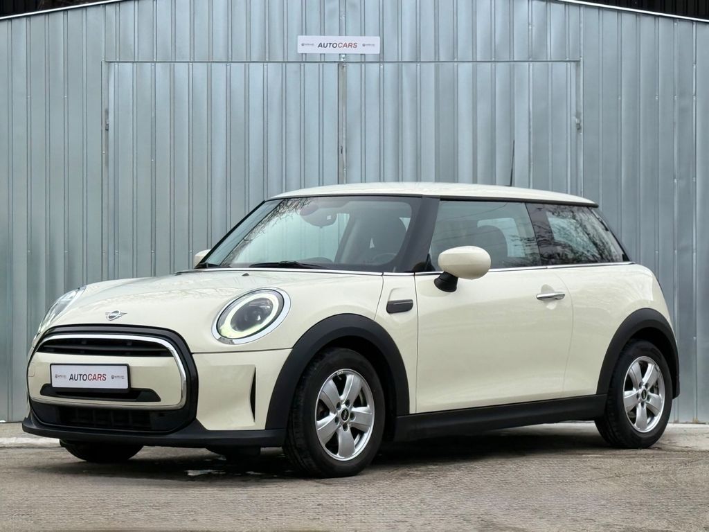 MINI ONE 2022