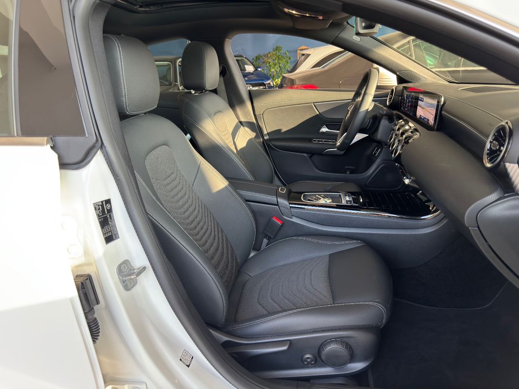 Mercedes-Benz CLA 180 2024